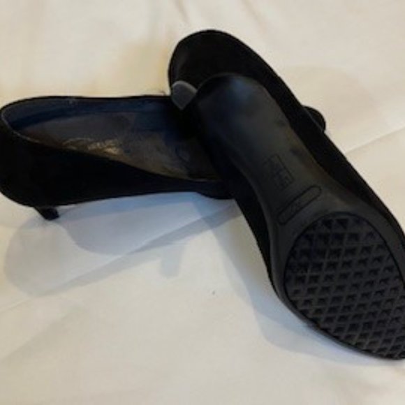 Heel Rest - Black Suede Leather Shoes - Picture 3 of 4